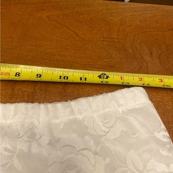 Petal & Pup White Floral Lace Maxi Skirt - - Picture 4 of 8